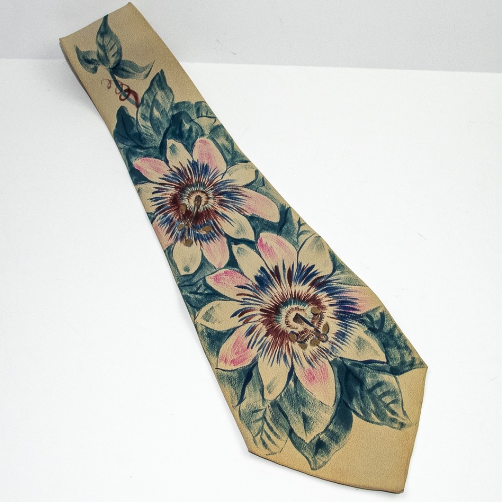 PRICE DROP!  Vintage Handpainted Necktie